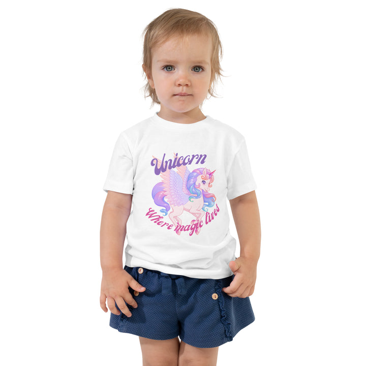 Pretty Round Neck Graphic Printed T-shirt for toddlers