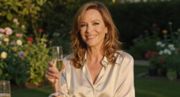 70 Glorious Kim Cattrall Looks, In Honor Of Her 70Th Birthday