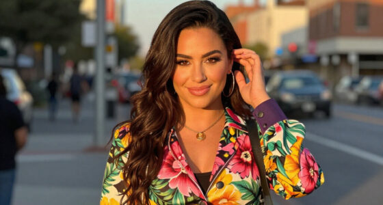 Demi Lovato Wears ’90S Dolce & Gabbana To Reunite With The Jonas Brothers At The Camp Rock 3 Premiere